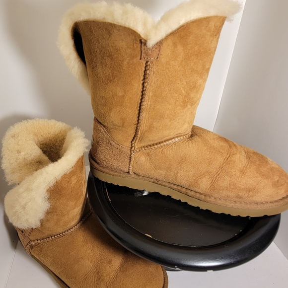 UGG Boots - chestnut - women’s size 7 - Picture 4 of 8